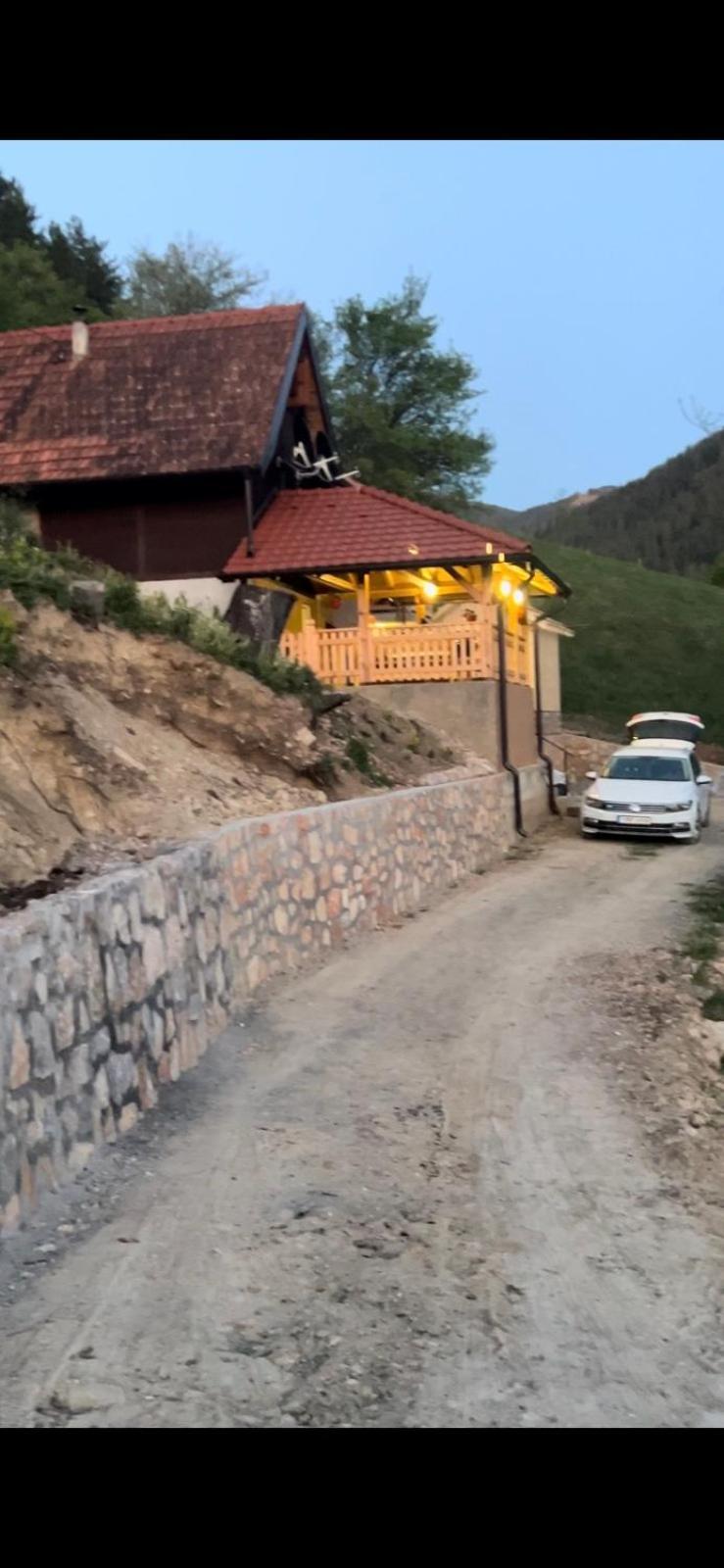 Готель Ljubav Stara Zaovine Lazici Екстер'єр фото