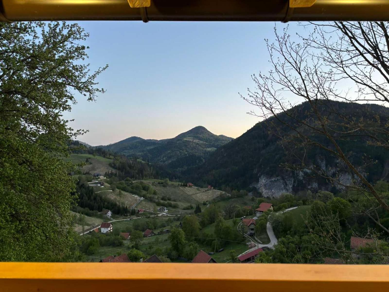 Готель Ljubav Stara Zaovine Lazici Екстер'єр фото